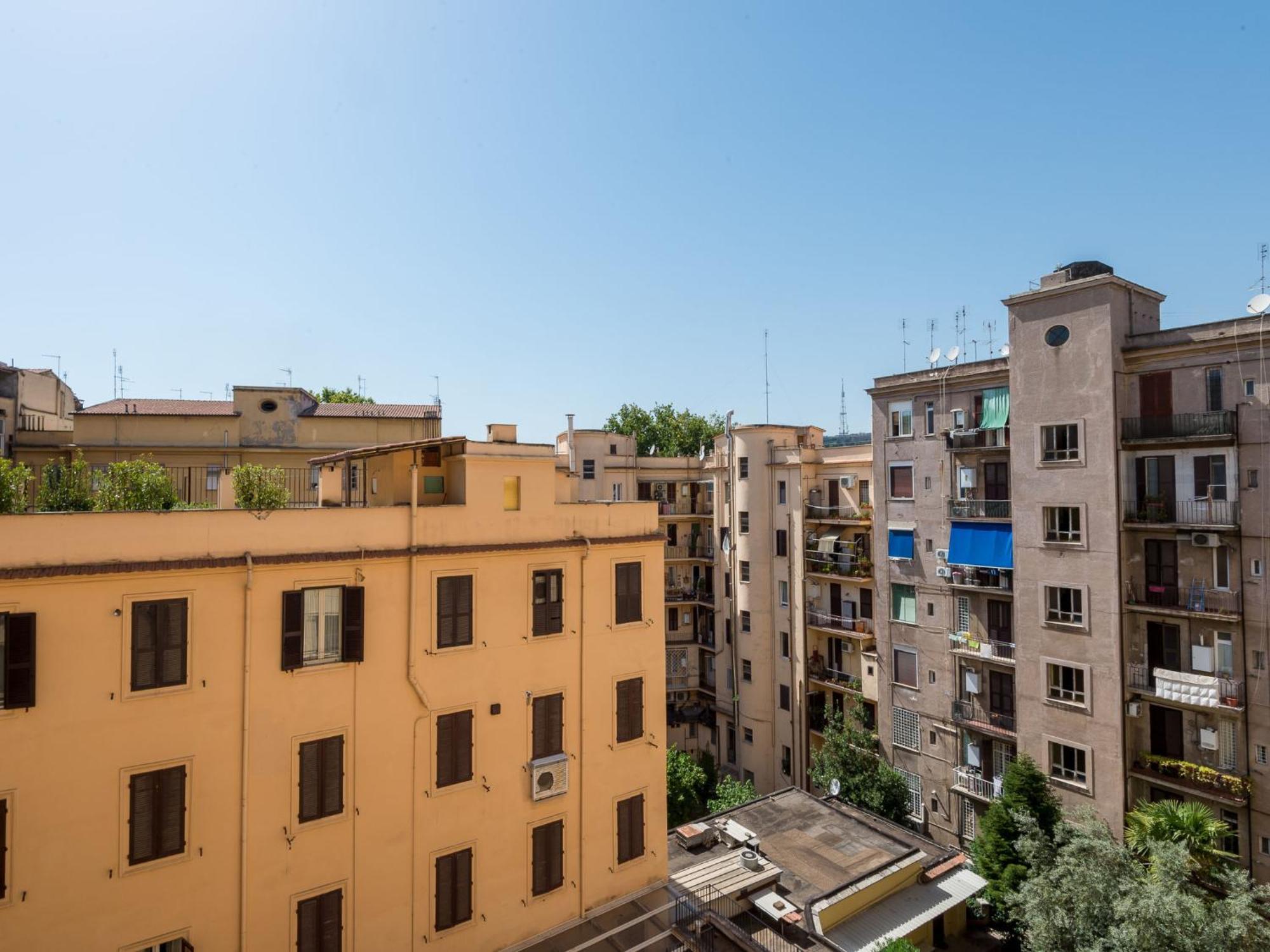 Apartment Vatican Comfortable Sunny By Interhome